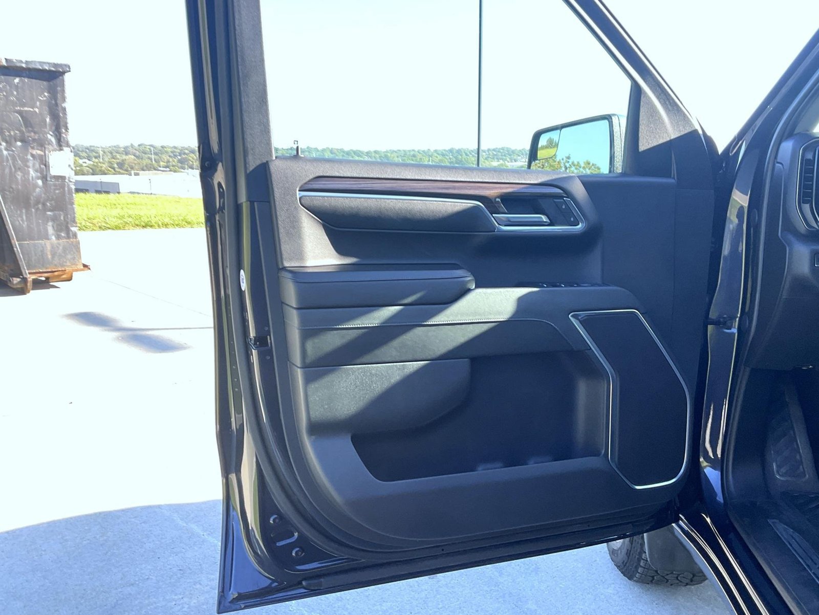 Used 2024 Chevrolet Silverado 1500 LT AWD/4WD image 10
