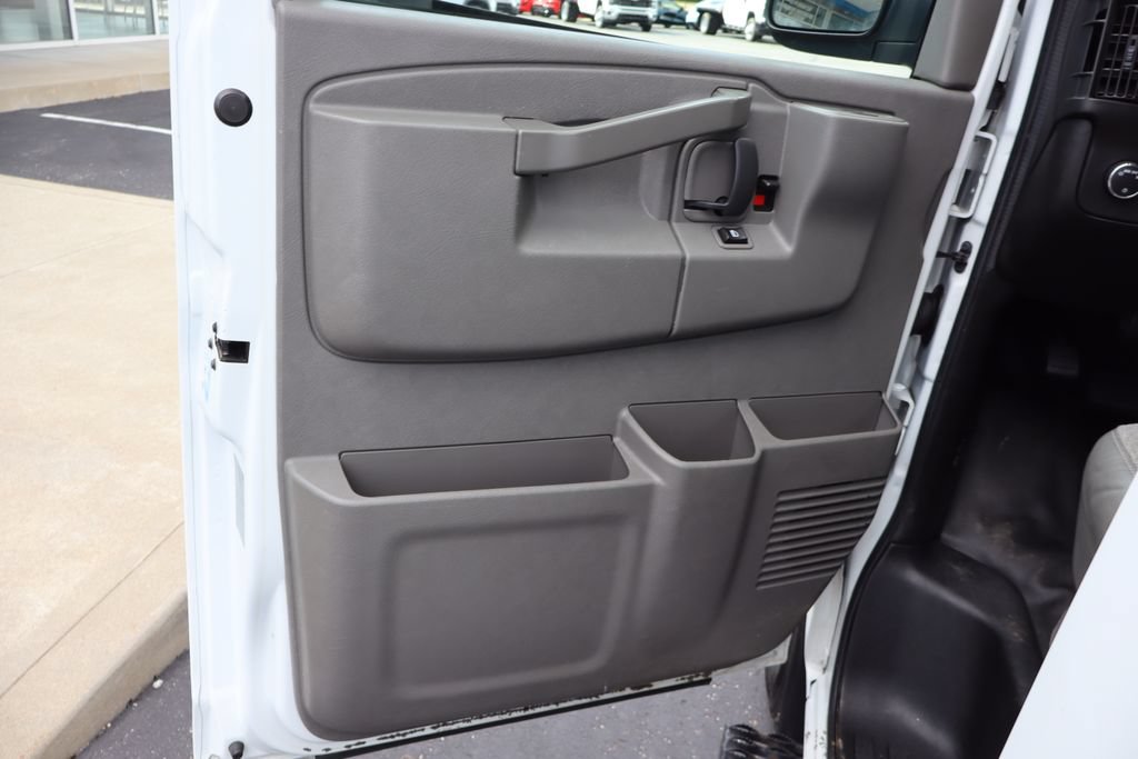 Used 2019 Chevrolet Express 2500 w/ Driver Convenience Package RWD image 18