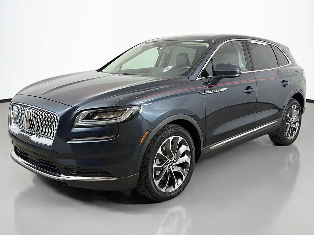 Used 2023 Lincoln Nautilus Reserve AWD/4WD image 12