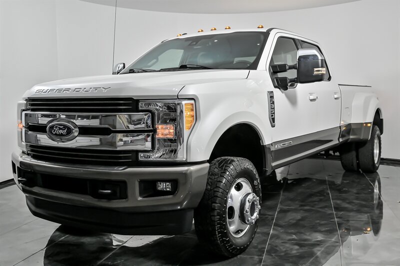Used 2017 Ford F350 King Ranch w/ FX4 Off-Road Package AWD/4WD image 5