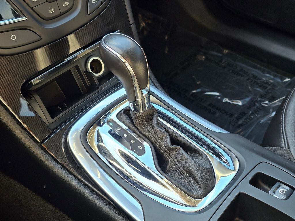 Used 2017 Buick Regal Sport Touring image 36