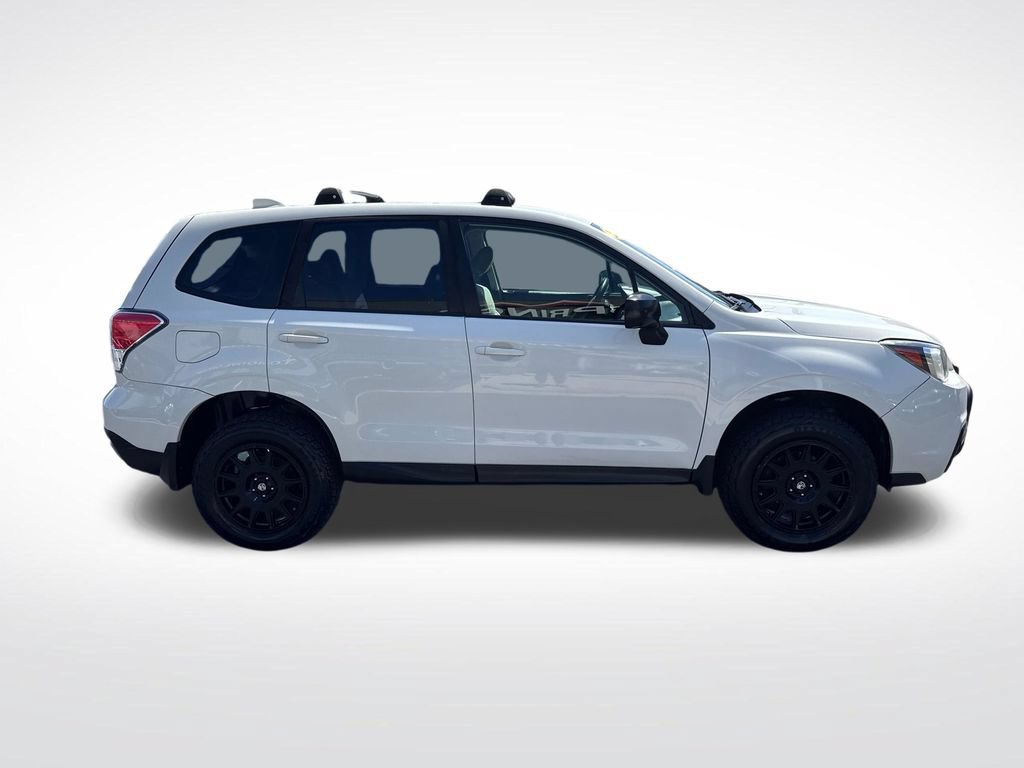 Used 2017 Subaru Forester 2.5i AWD/4WD image 6