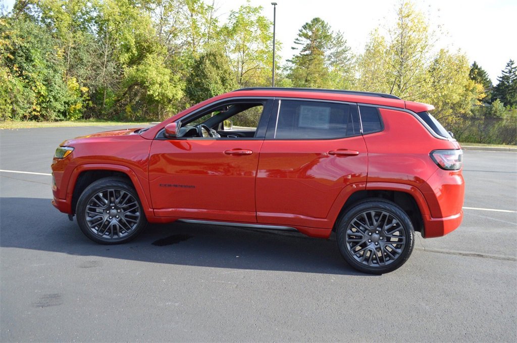 Used 2022 Jeep Compass Limited w/ (RED) Package image 8