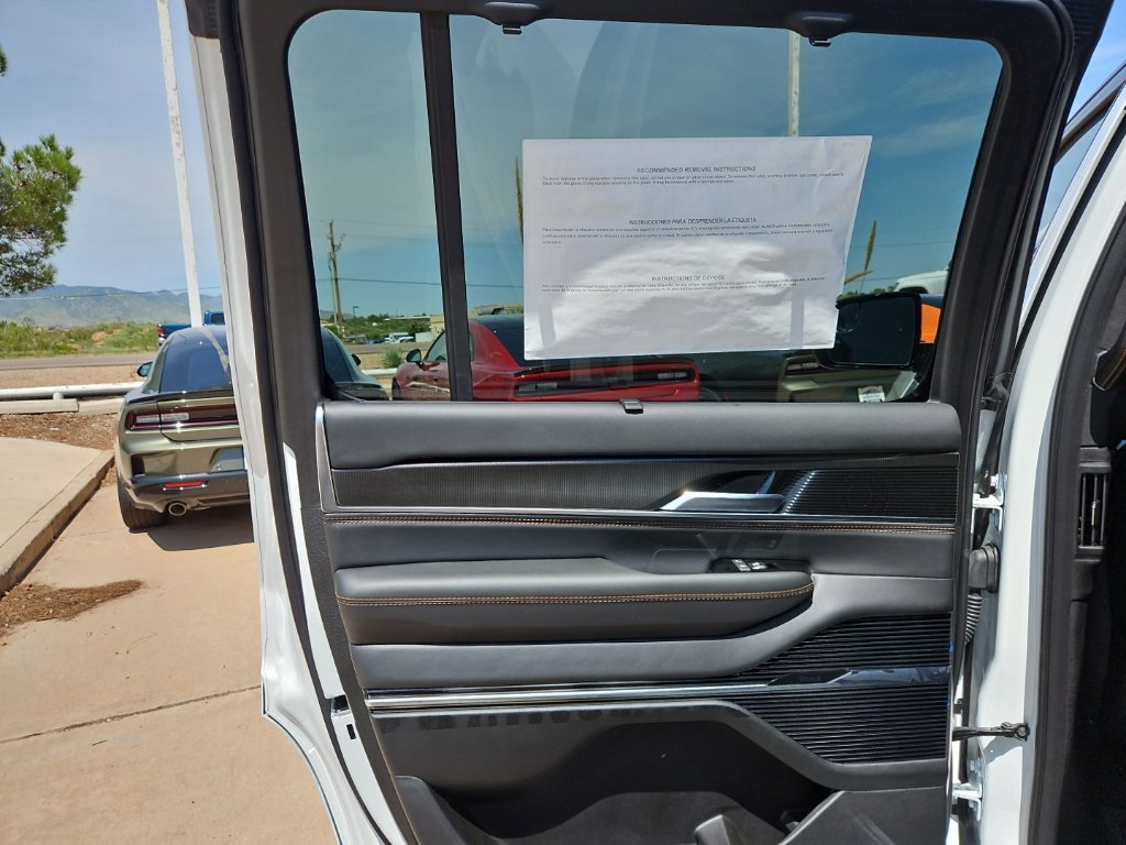New 2026 Jeep Grand Wagoneer Summit AWD/4WD image 17
