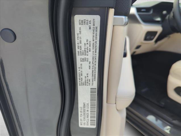 Used 2025 Jeep Grand Cherokee Limited image 28