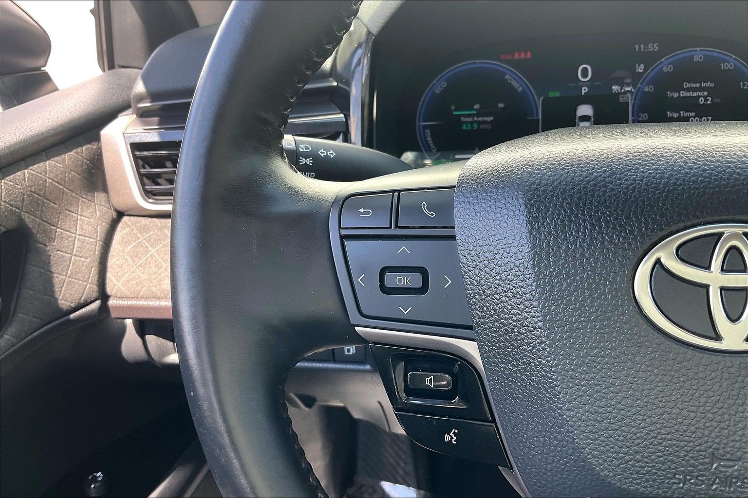 Used 2025 Toyota Camry XLE AWD/4WD image 23