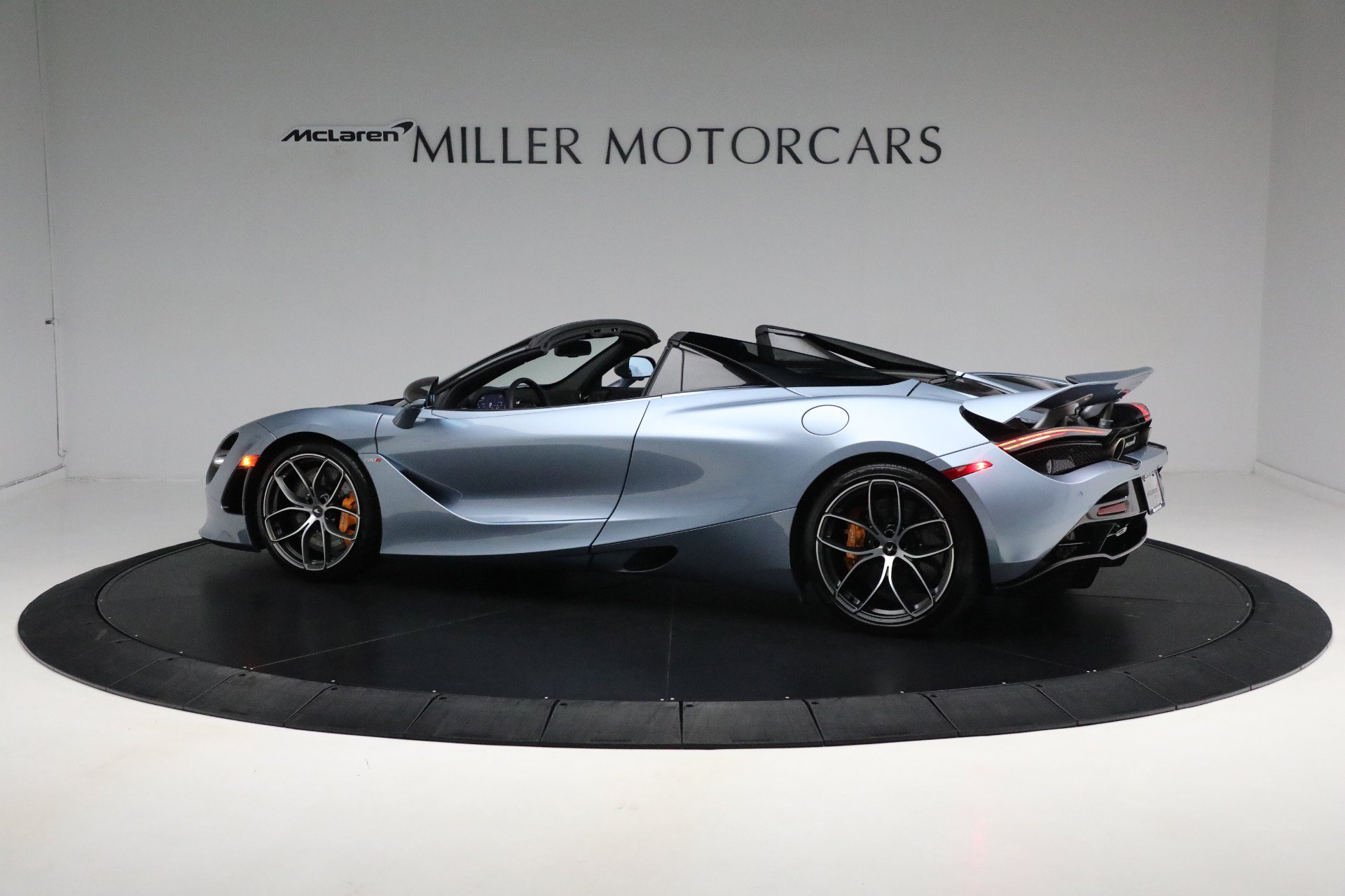 Used 2023 McLaren 720S Performance RWD image 4