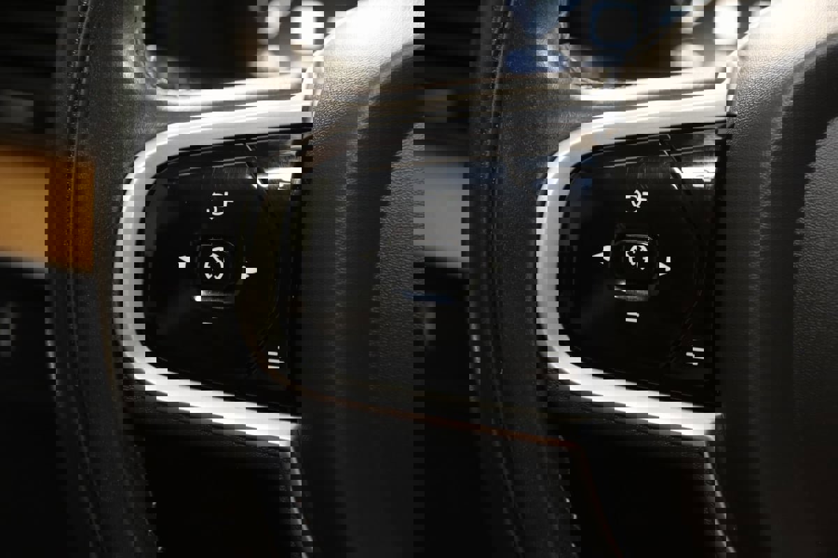 Used 2022 Volvo XC90 T6 Momentum w/ Climate Package image 40