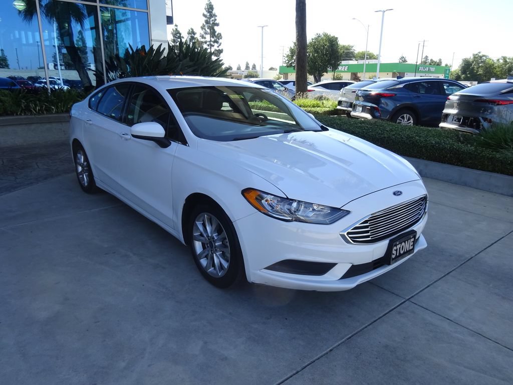 Used 2017 Ford Fusion SE w/ Fusion SE Technology Package