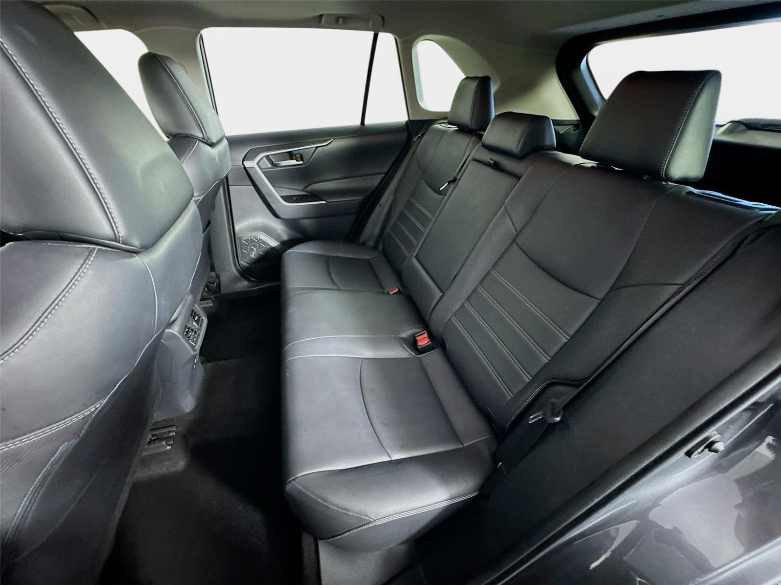 Used 2019 Toyota RAV4 XLE Premium FWD image 22