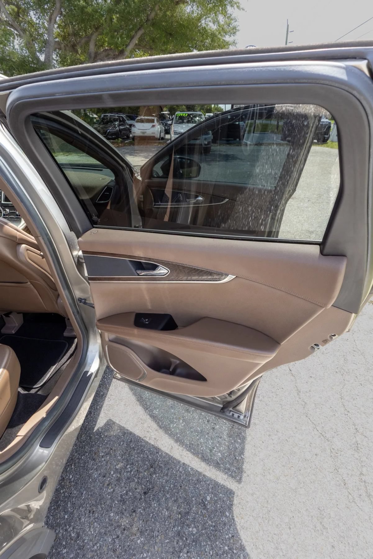 Used 2016 Lincoln MKX Reserve w/ Climate Package AWD/4WD image 13