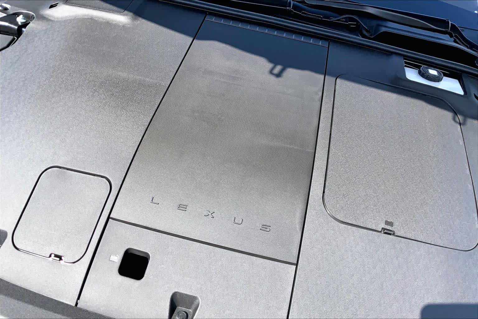 New 2026 Lexus ES 500e AWD/4WD image 17