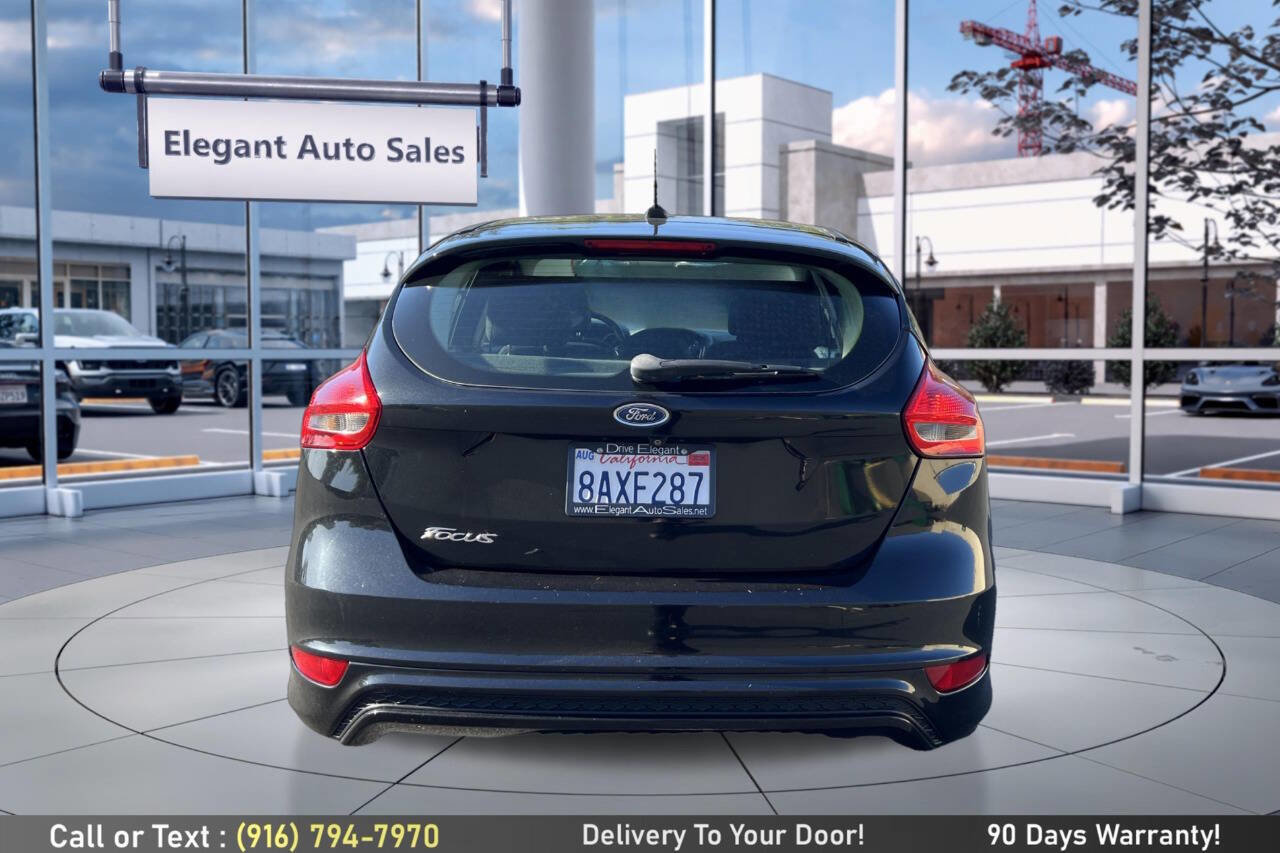 Used 2015 Ford Focus SE w/ SE Sport Package FWD image 6