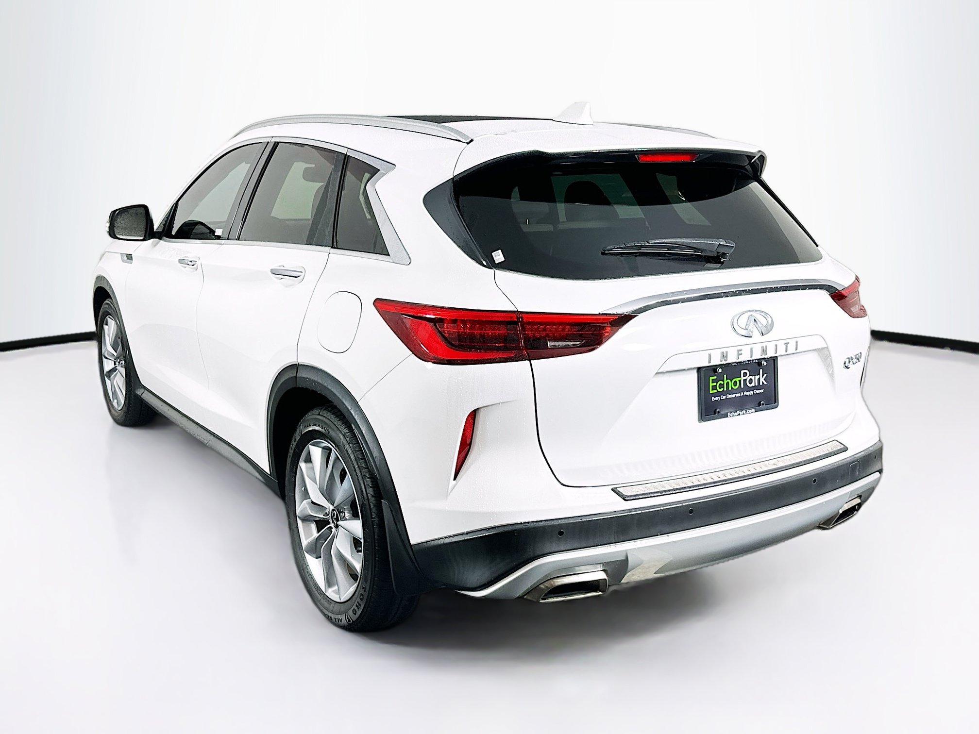 Used 2020 INFINITI QX50 Luxe w/ Navigation Package FWD image 5