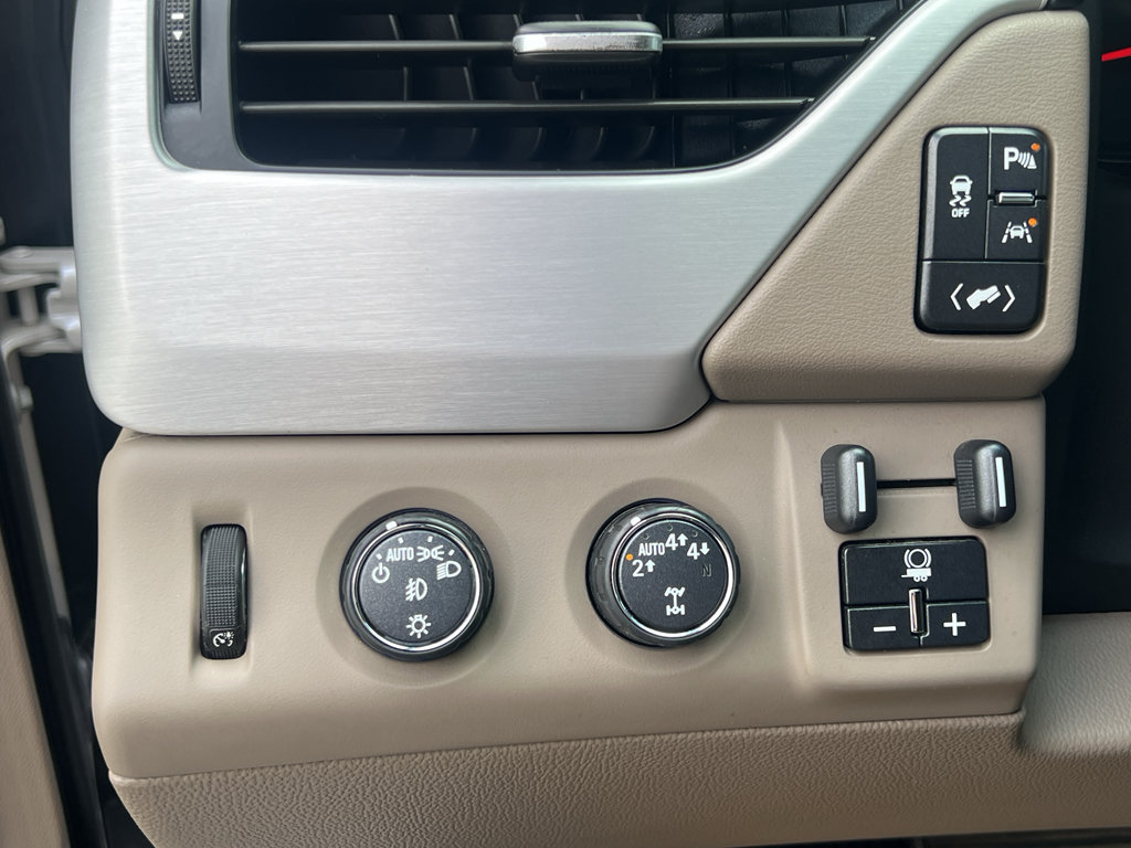 Used 2019 GMC Yukon SLT w/ Premium Edition AWD/4WD image 14