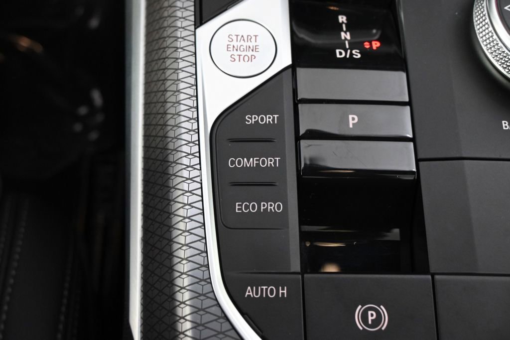 Used 2025 BMW 330i xDrive Sedan image 32