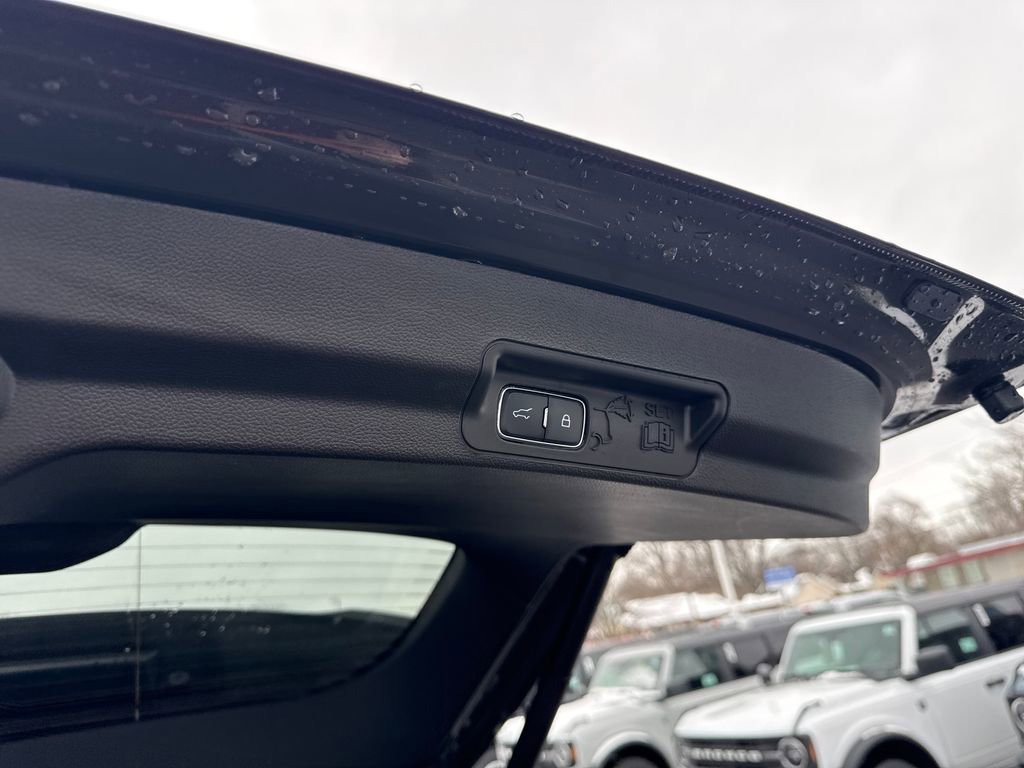 Used 2023 Ford Explorer XLT w/ Equipment Group 202A image 13