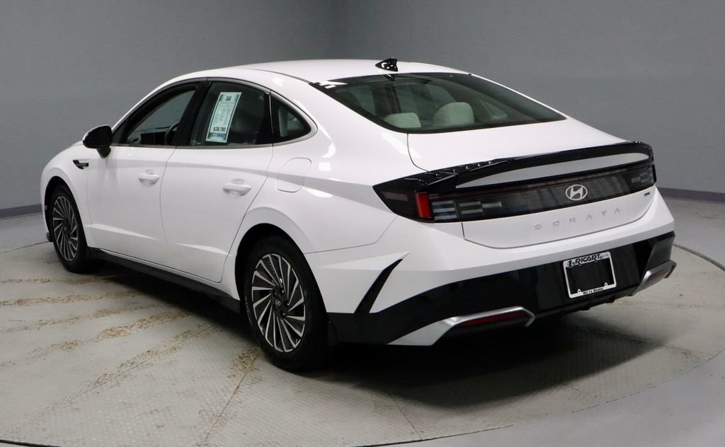 Used 2025 Hyundai Sonata SEL FWD image 10