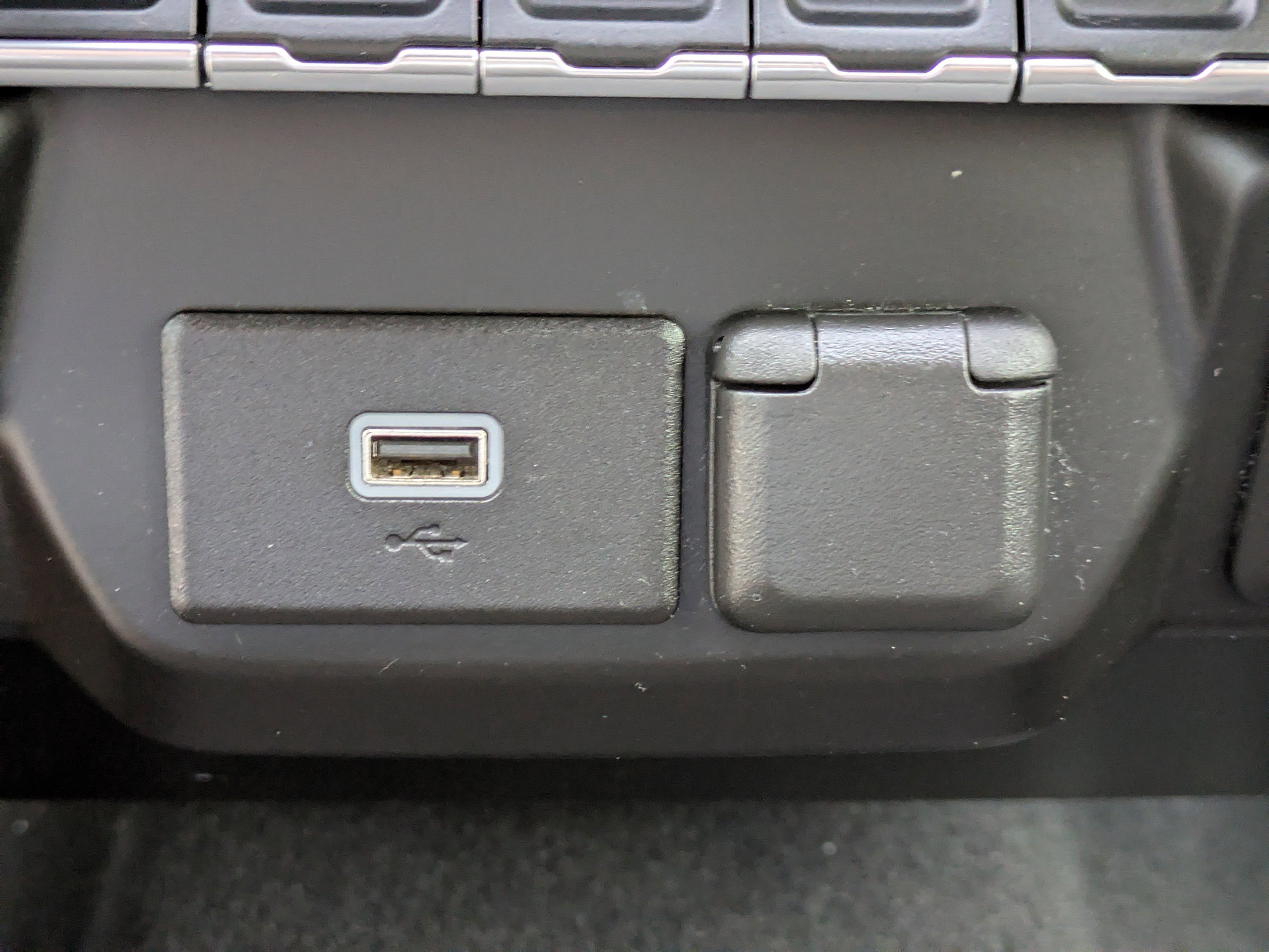 Used 2020 Chevrolet Silverado 1500 Custom w/ Custom Value Package image 20