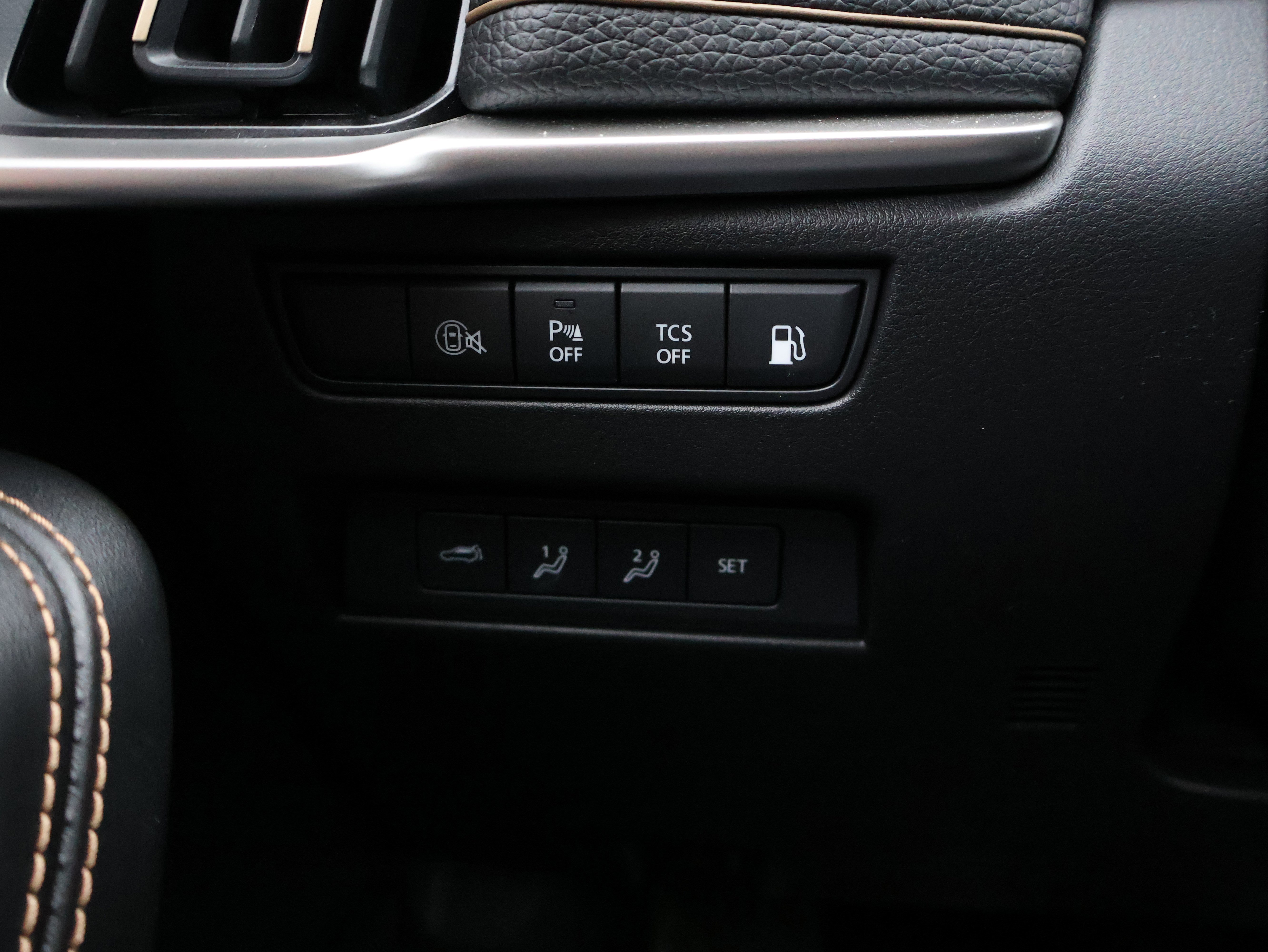 Used 2025 MAZDA CX-70 Plug-In Hybrid w/ Premium Pkg image 39