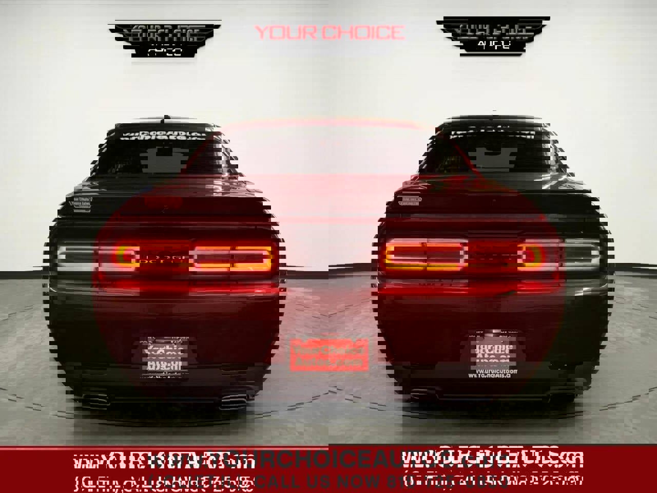 Used 2018 Dodge Challenger SXT image 4