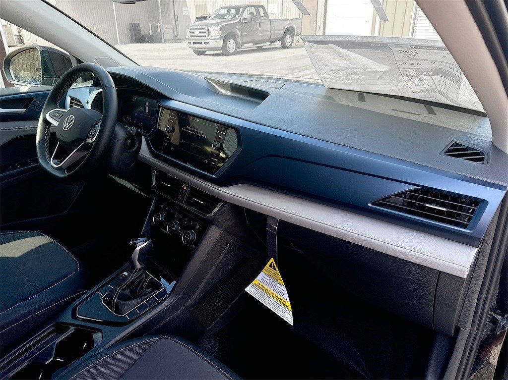 Used 2024 Volkswagen Taos SE FWD image 32