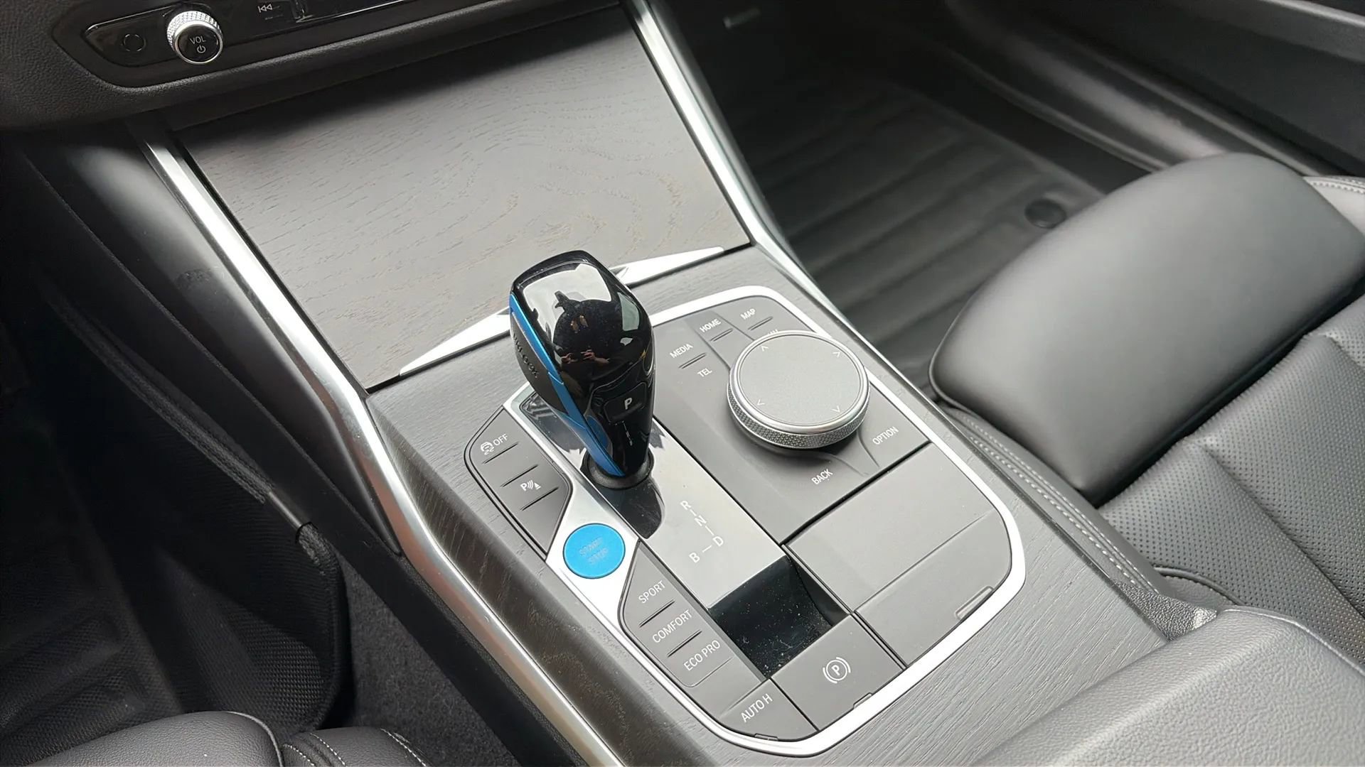 Used 2022 BMW i4 eDrive40 w/ Premium Package image 26