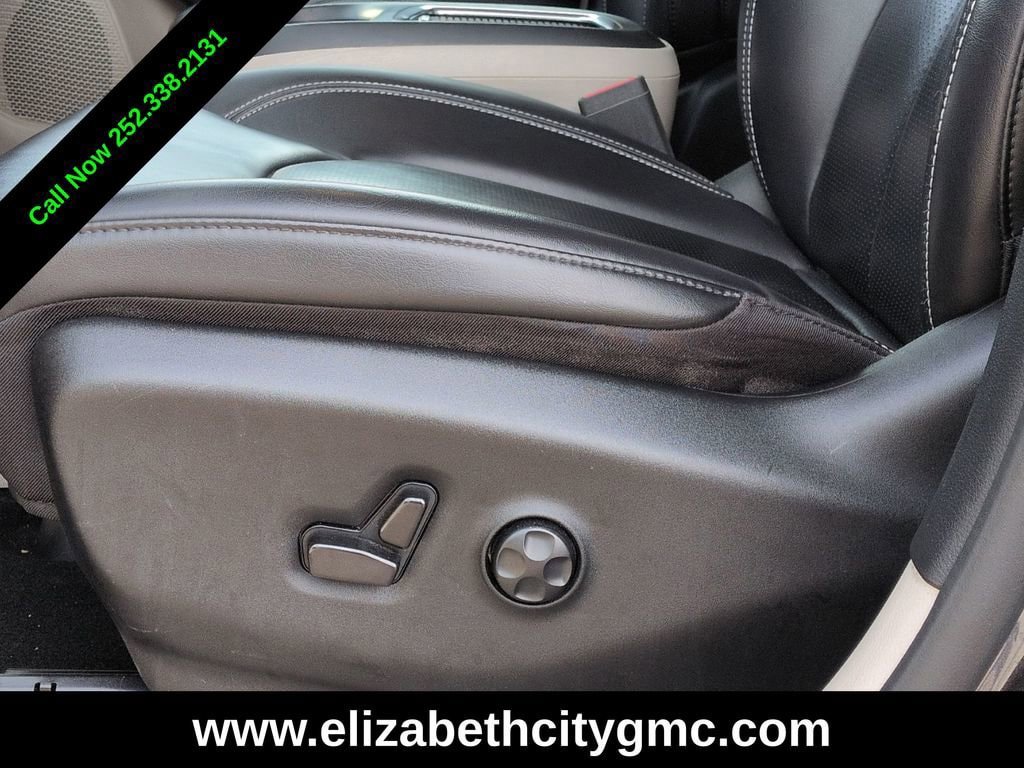 Used 2023 Chrysler Pacifica Touring-L FWD image 24
