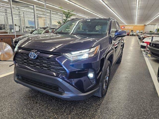Used 2022 Toyota RAV4 XLE Premium AWD/4WD image 2