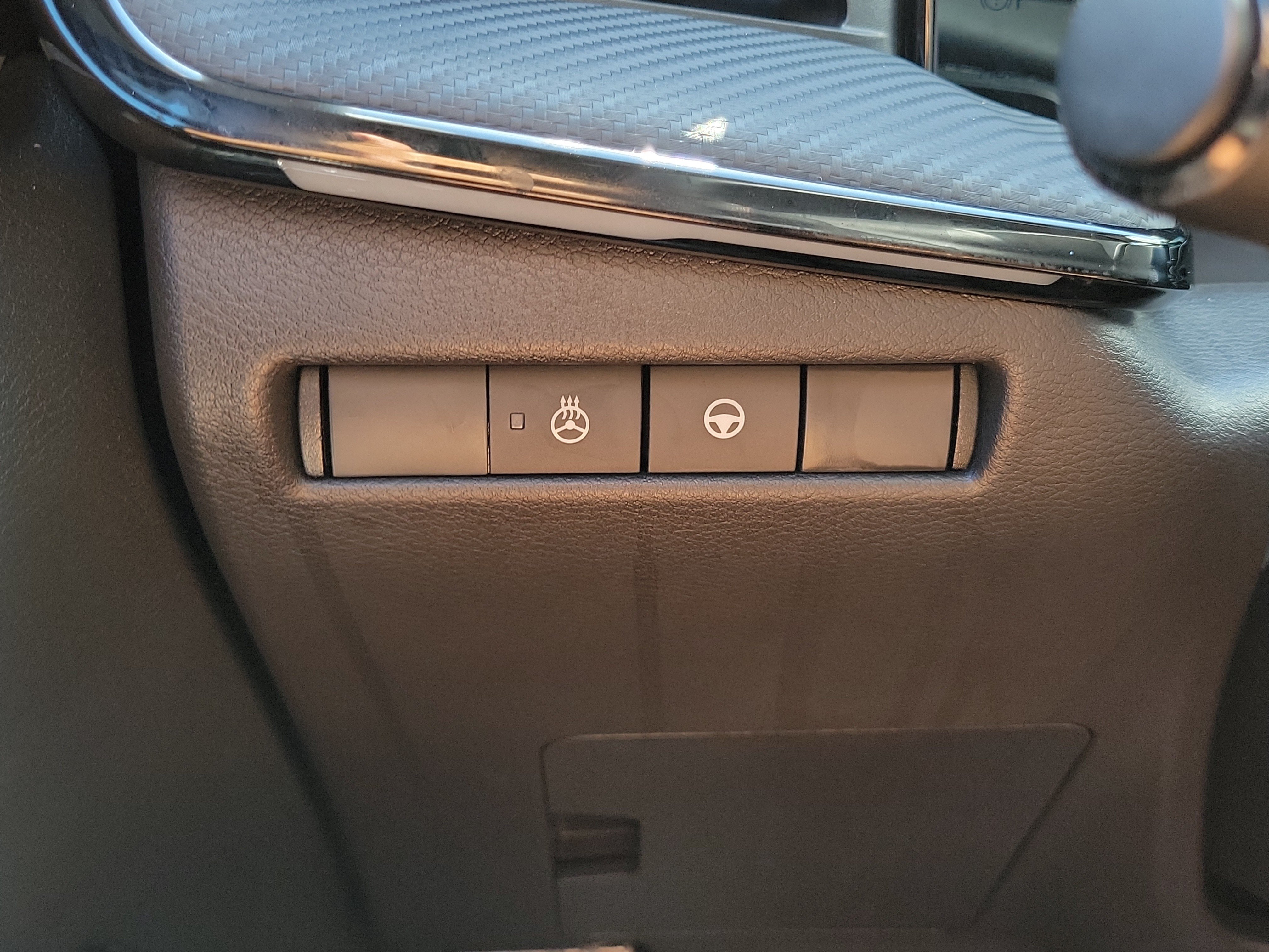 Used 2025 Nissan Kicks SR w/ SR Premium Package AWD/4WD image 27