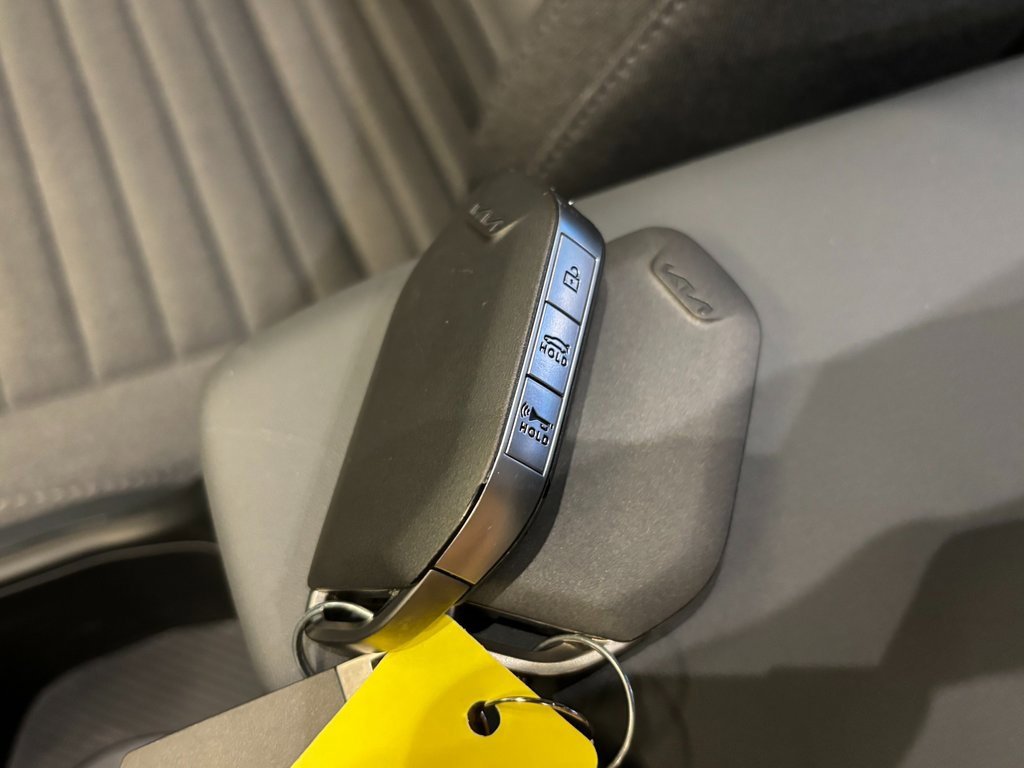 Used 2025 Kia K4 EX image 18