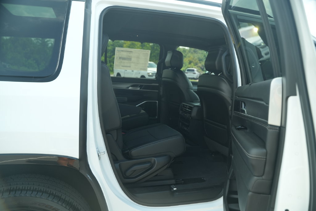 New 2026 Jeep Grand Wagoneer Limited AWD/4WD image 21