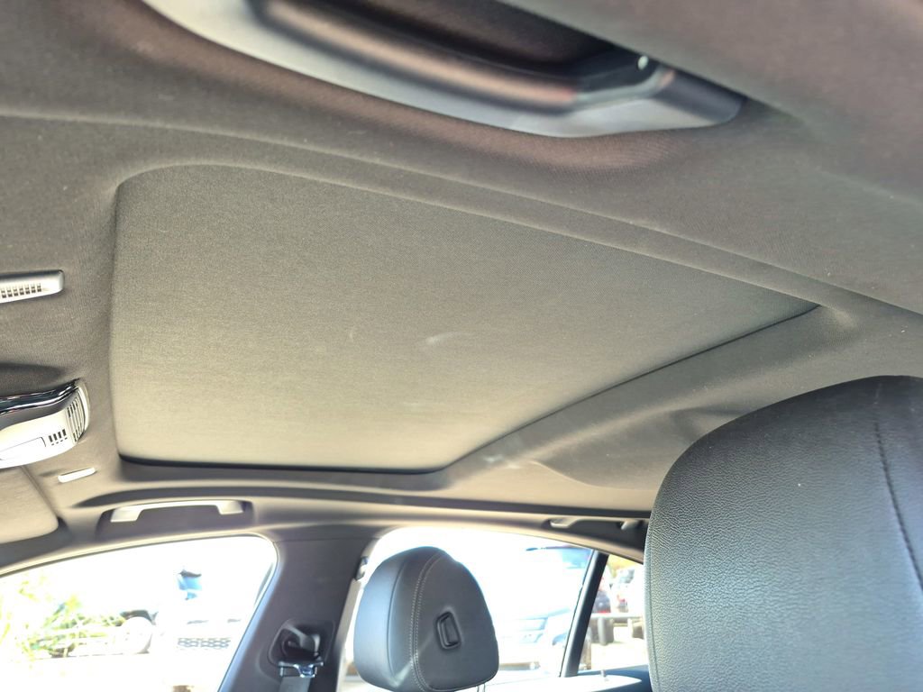 Used 2021 BMW 530i xDrive w/ Premium Package image 28