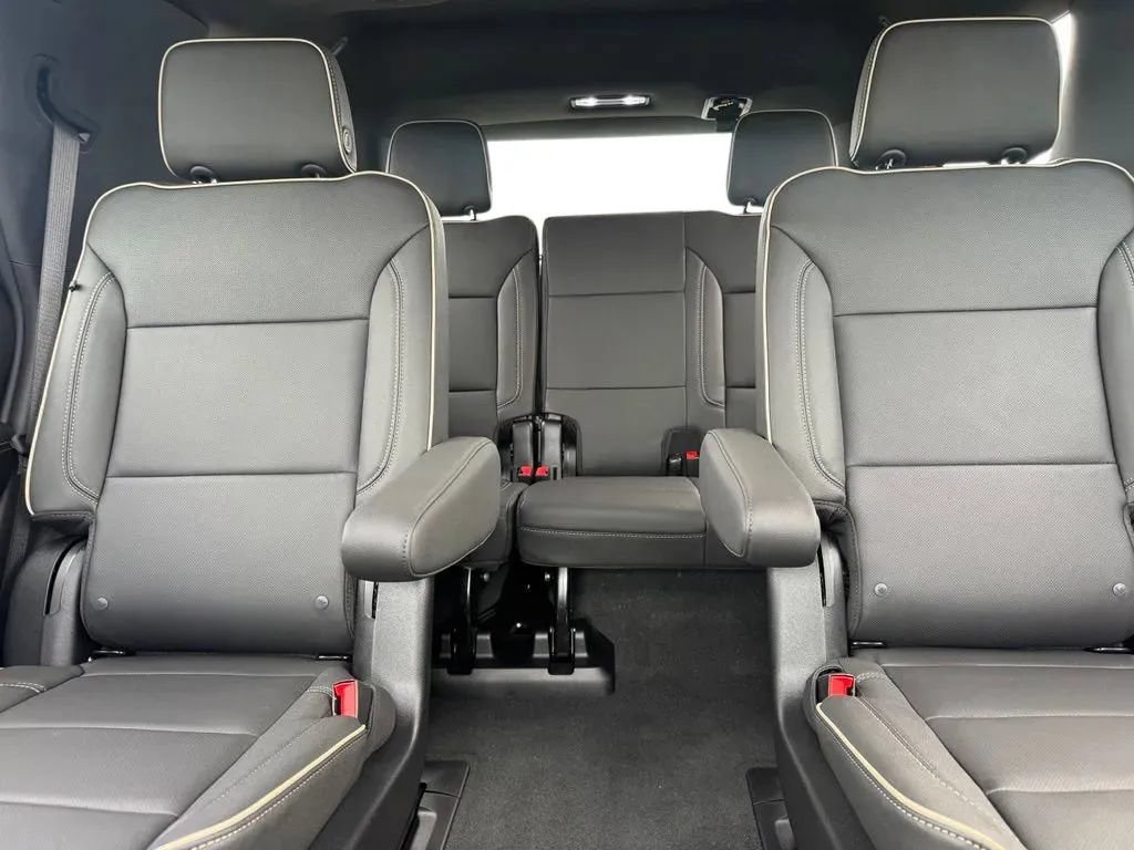 New 2026 GMC Yukon Elevation w/ Elevation Premium Package AWD/4WD image 21