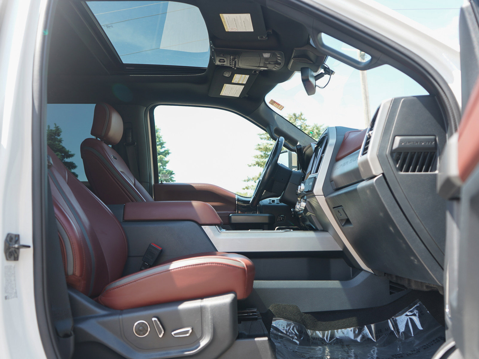 Used 2022 Ford F350 Platinum AWD/4WD image 12