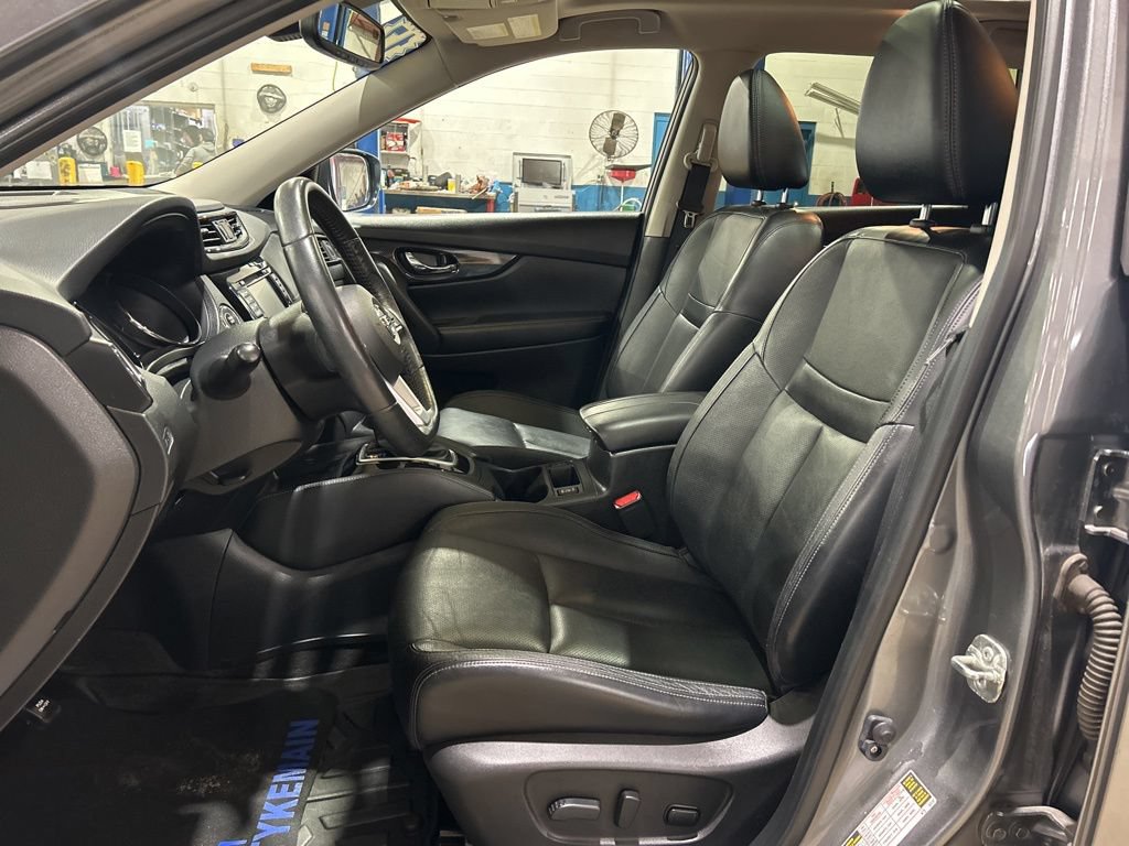 Used 2017 Nissan Rogue SL w/ SL Premium Package FWD image 22
