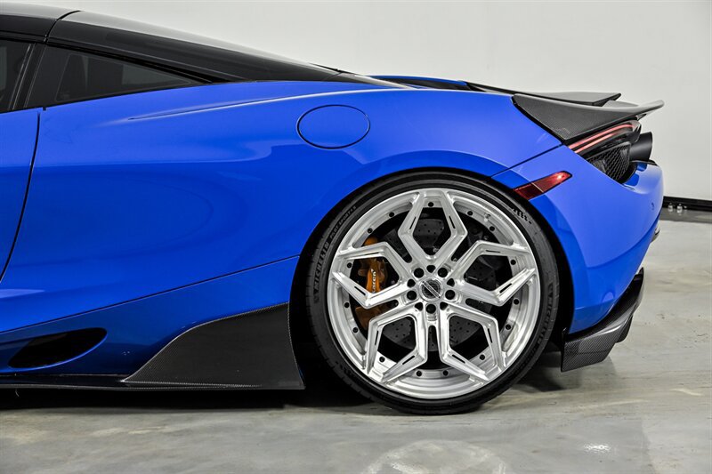 Used 2018 McLaren 720S RWD image 12