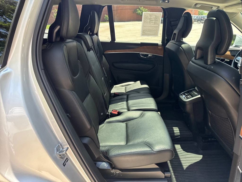 Used 2021 Volvo XC90 T6 Momentum w/ Climate Package AWD/4WD image 26