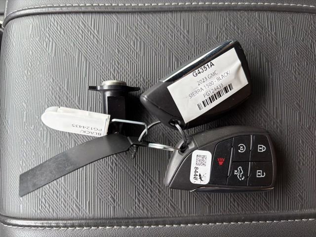 Used 2023 GMC Sierra 1500 AT4X image 23