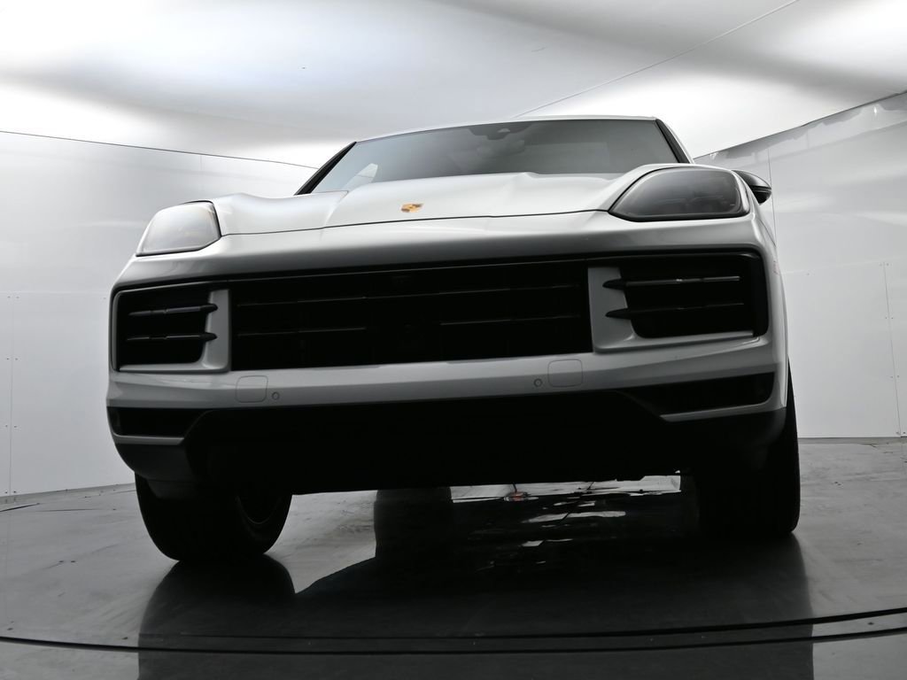 Certified 2024 Porsche Cayenne AWD/4WD image 57