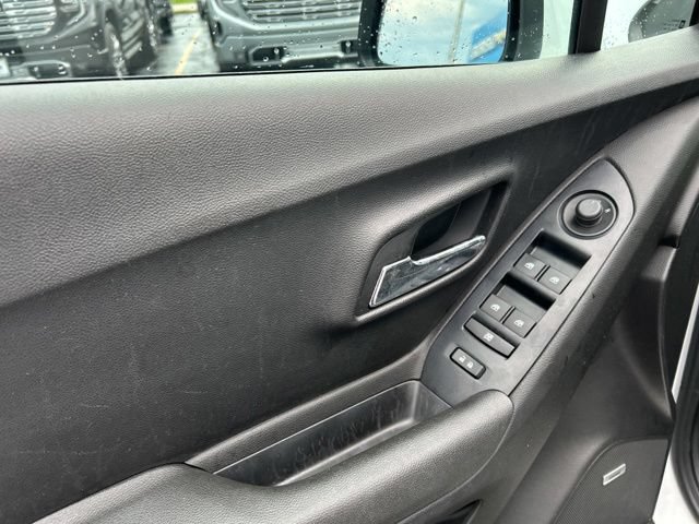 Used 2015 Chevrolet Trax LTZ AWD/4WD image 26