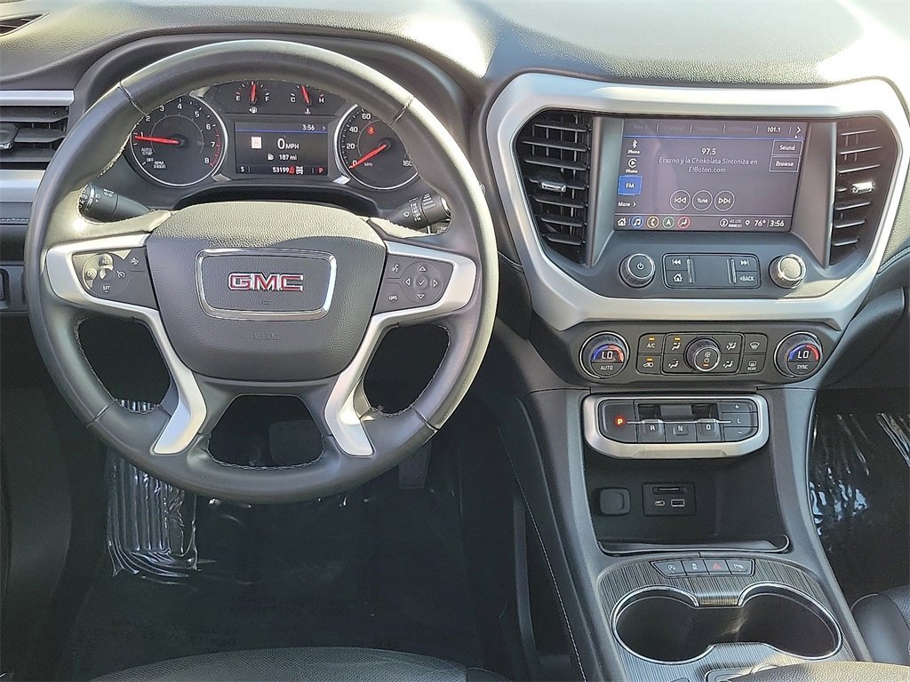 Used 2023 GMC Acadia SLT image 3