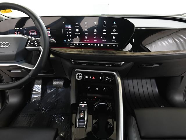 Used 2025 Audi Q5 Premium Plus w/ Premium Plus image 2