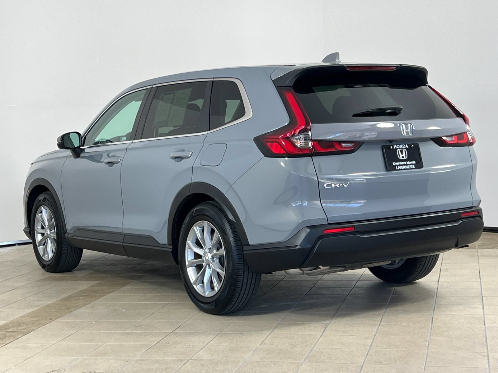 Used 2025 Honda CR-V EX image 4