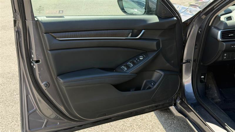 Used 2018 Honda Accord EX image 21