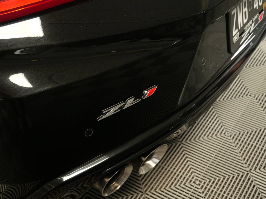 Used 2017 Chevrolet Camaro ZL1 RWD image 9