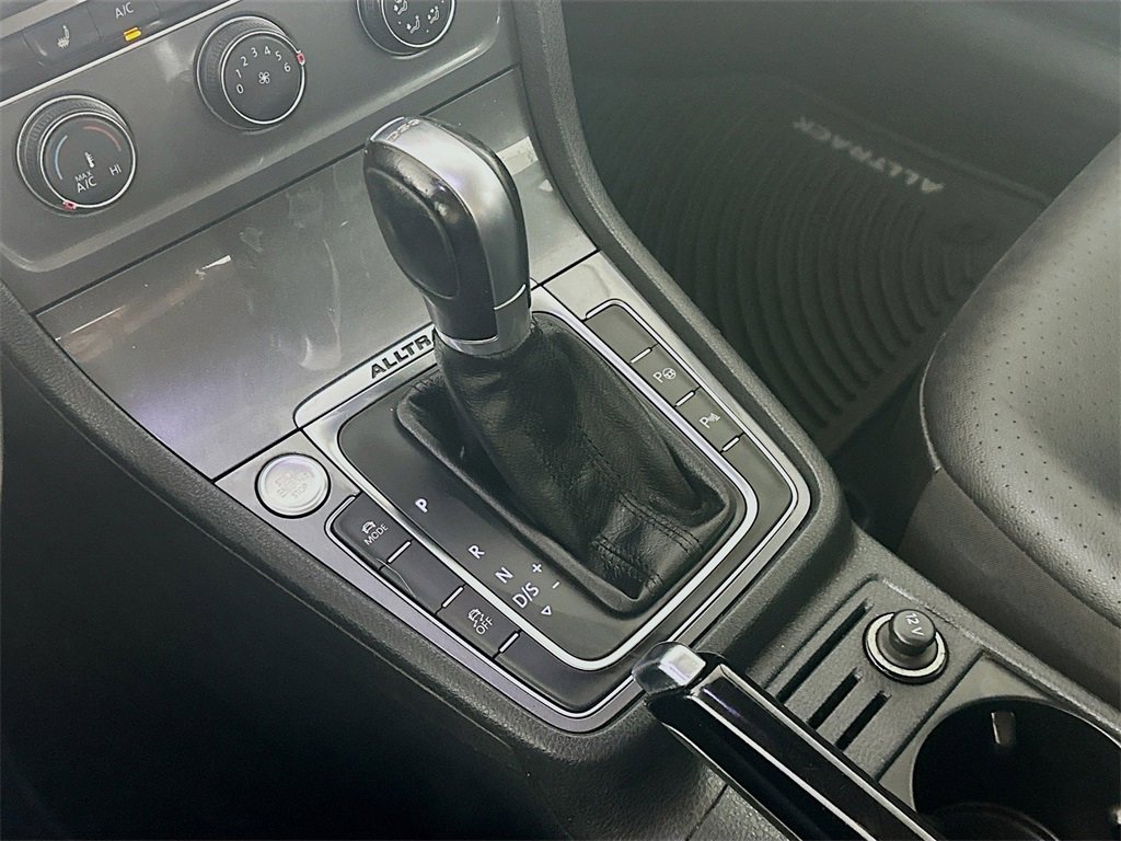 Used 2017 Volkswagen Golf Alltrack SE image 15