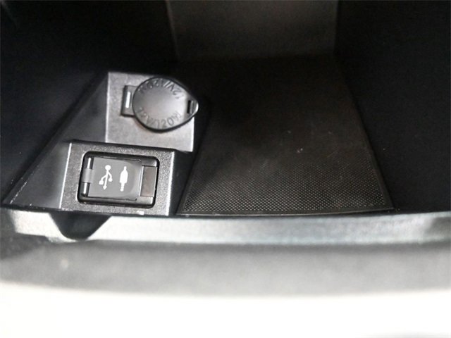 Used 2017 Toyota Camry SE image 9