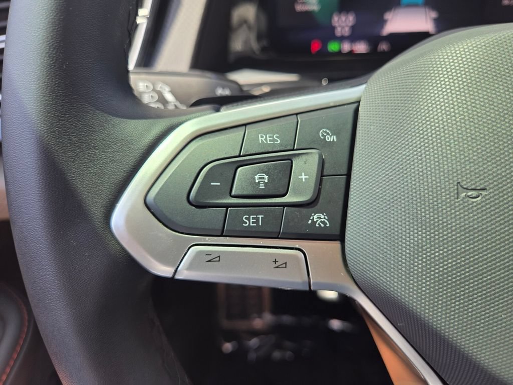 Used 2024 Volkswagen Atlas Peak Edition SEL AWD/4WD image 24