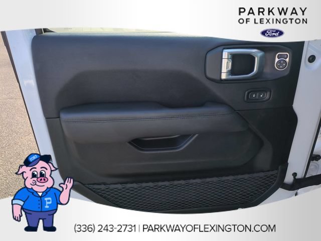 Used 2021 Jeep Wrangler Unlimited Sahara AWD/4WD image 12